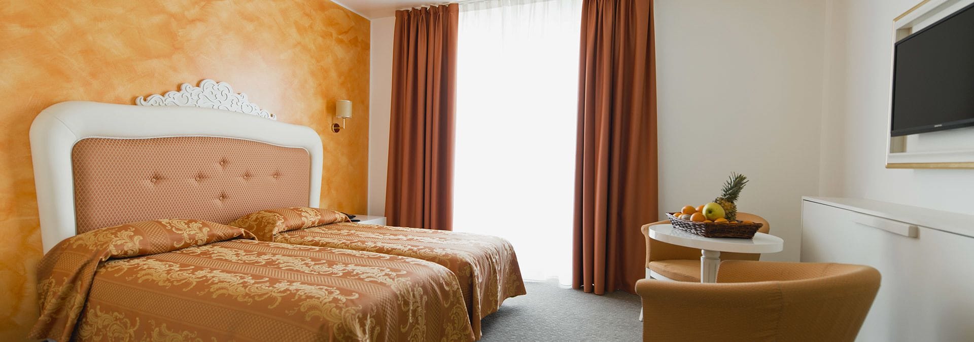 1 bedroom, frette italian sheets, premium bedding, down duvets