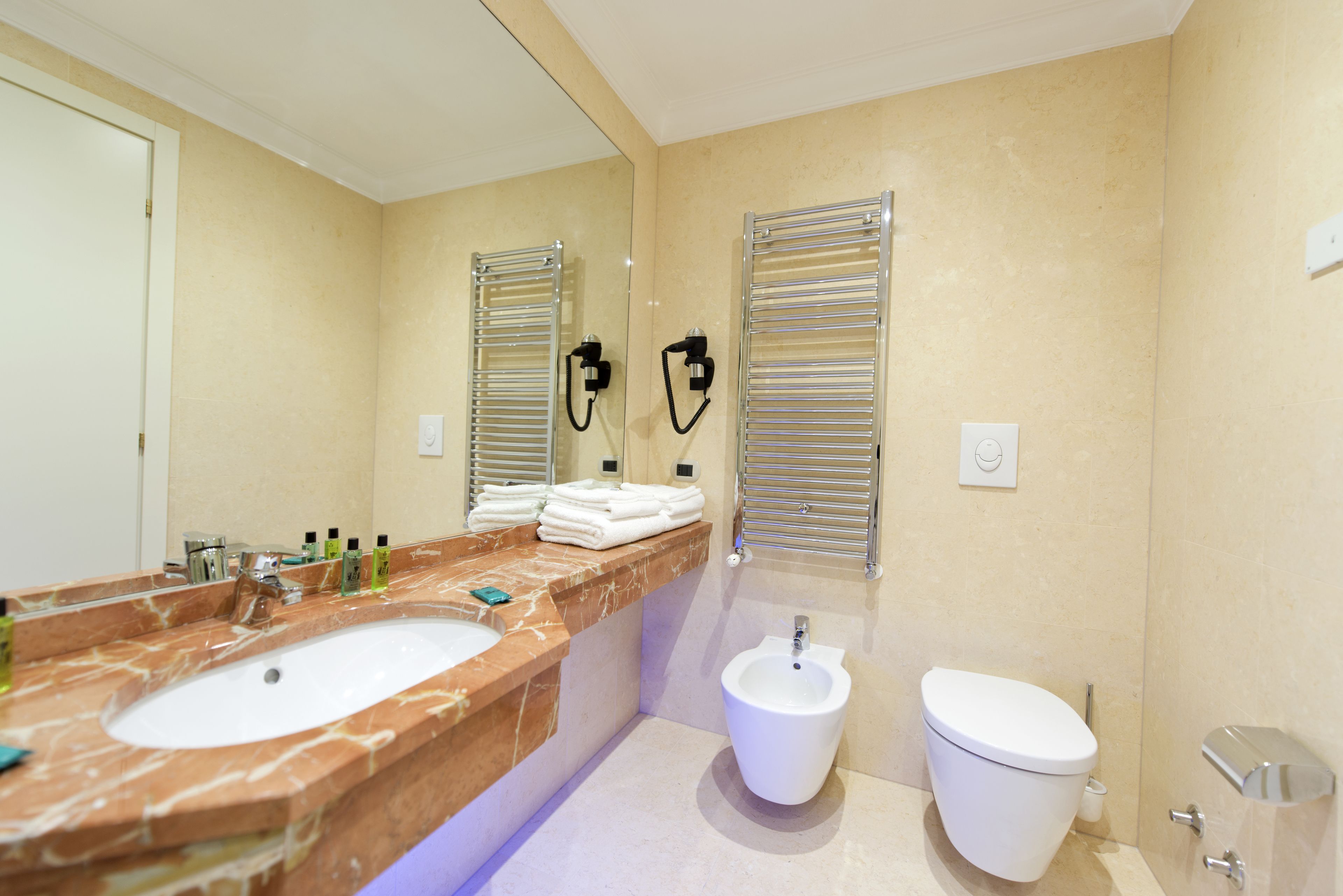 shower, rainfall showerhead, free toiletries, hair dryer