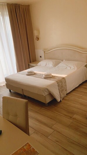 Deluxe Double Room, 1 Double Bed | Frette Italian sheets, premium bedding, down comforters, minibar - Palace Hotel La Conchiglia D'Oro (Vicenza)