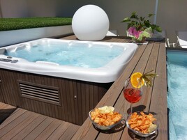 Luxury Room, 1 Double Bed, Hot Tub | Jetted tub