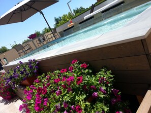 Seasonal outdoor pool, open 10:00 AM to 10:00 PM, sun loungers - Palace Hotel La Conchiglia D'Oro (Vicenza)