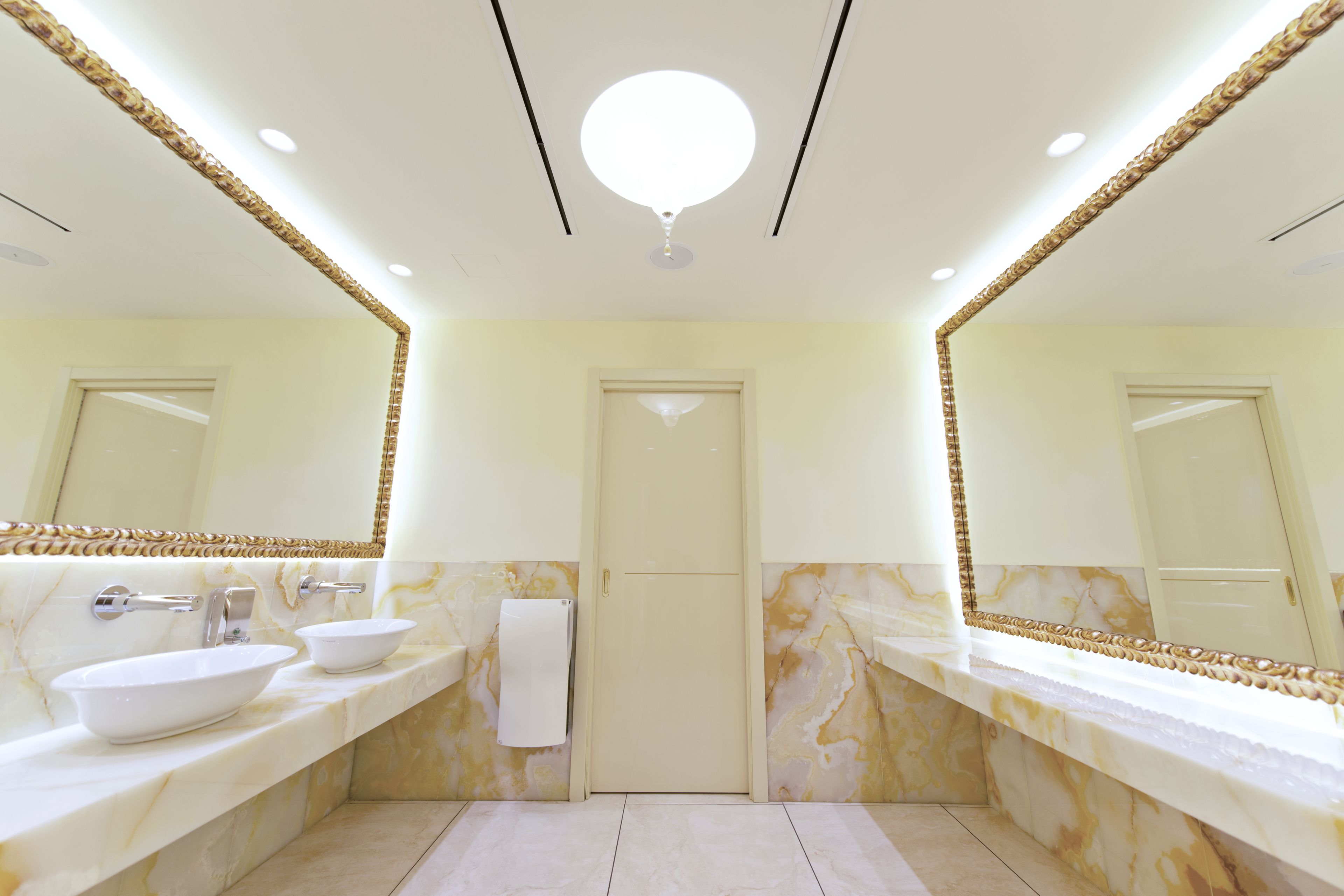 lunch and dinner served, regional cuisine