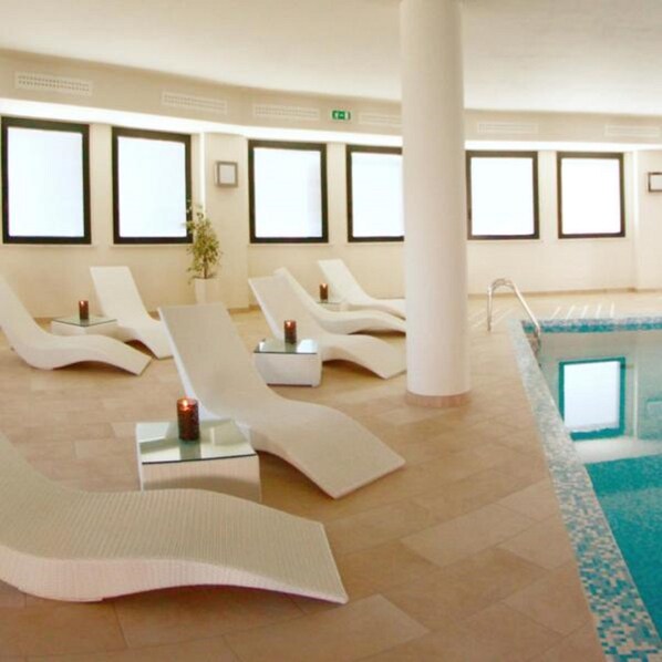 Tina de hidromasaje interior