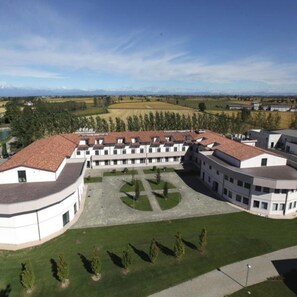 Aerial view - Hotel Novarello  (Granozzo con Monticello)