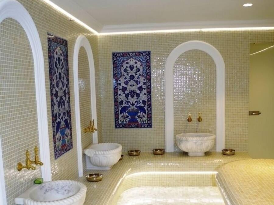 Turkish bath/hammam, body scrubs, massages