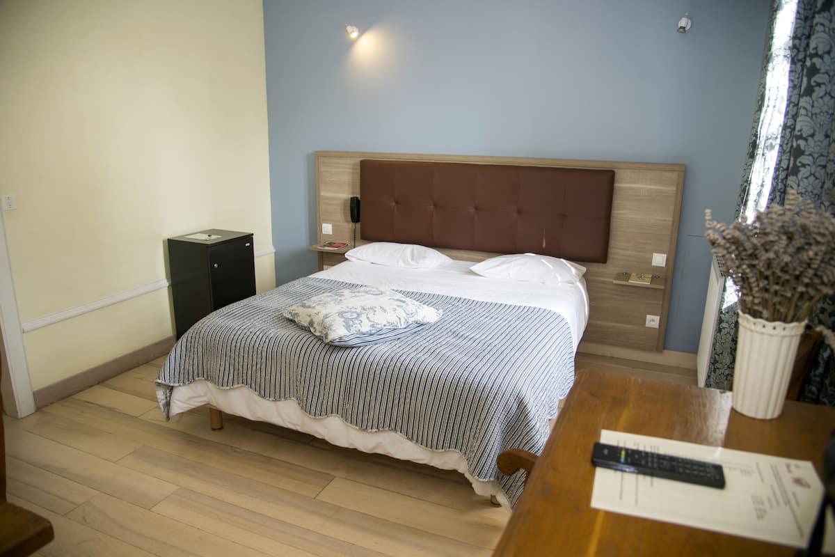Standaard tweepersoonskamer | Luxe beddengoed, een kluis op de kamer, geluiddichte muren