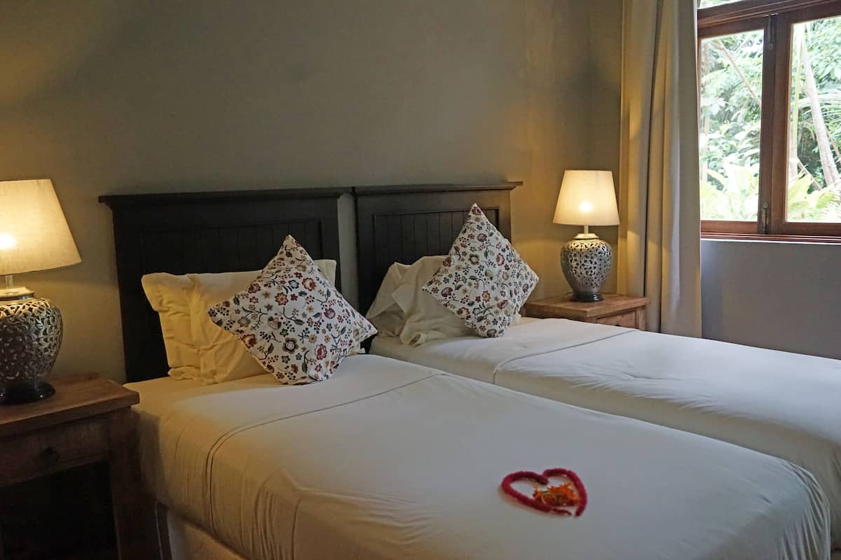 deluxe villa, sea view | premium bedding, in-room safe, desk, blackout curtains