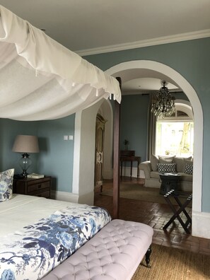 Premium bedding, in-room safe, desk, free WiFi