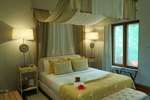 Premium bedding, in-room safe, desk, free WiFi
