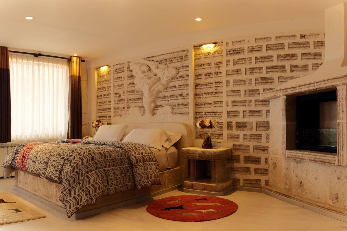 Double Room, 1 Double Bed | In-room safe, WiFi (free), bed sheets