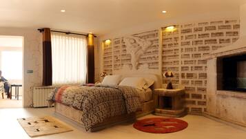 Double Room, 1 Double Bed | In-room safe, free WiFi, bed sheets