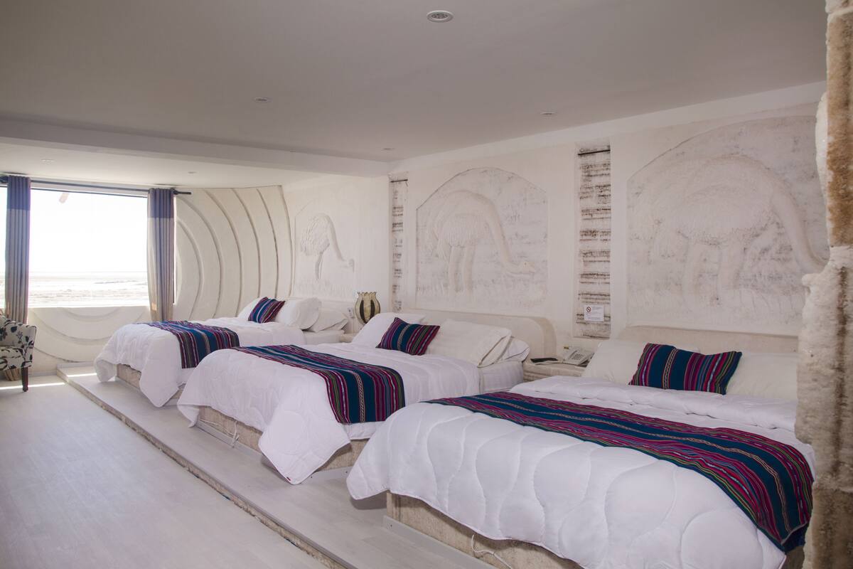 Triple Room | In-room safe, WiFi (free), bed sheets