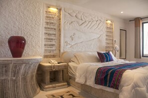 In-room safe, free WiFi, bed sheets