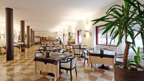 Lunch and dinner served - Veronello Resort (Bardolino)