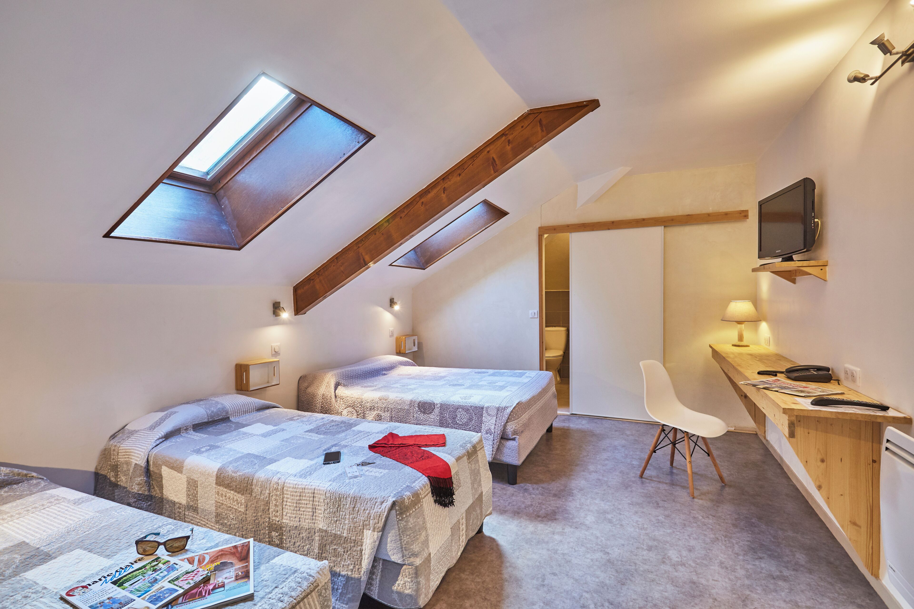 family quadruple room | premium bedding, individually decorated, individually furnished, desk