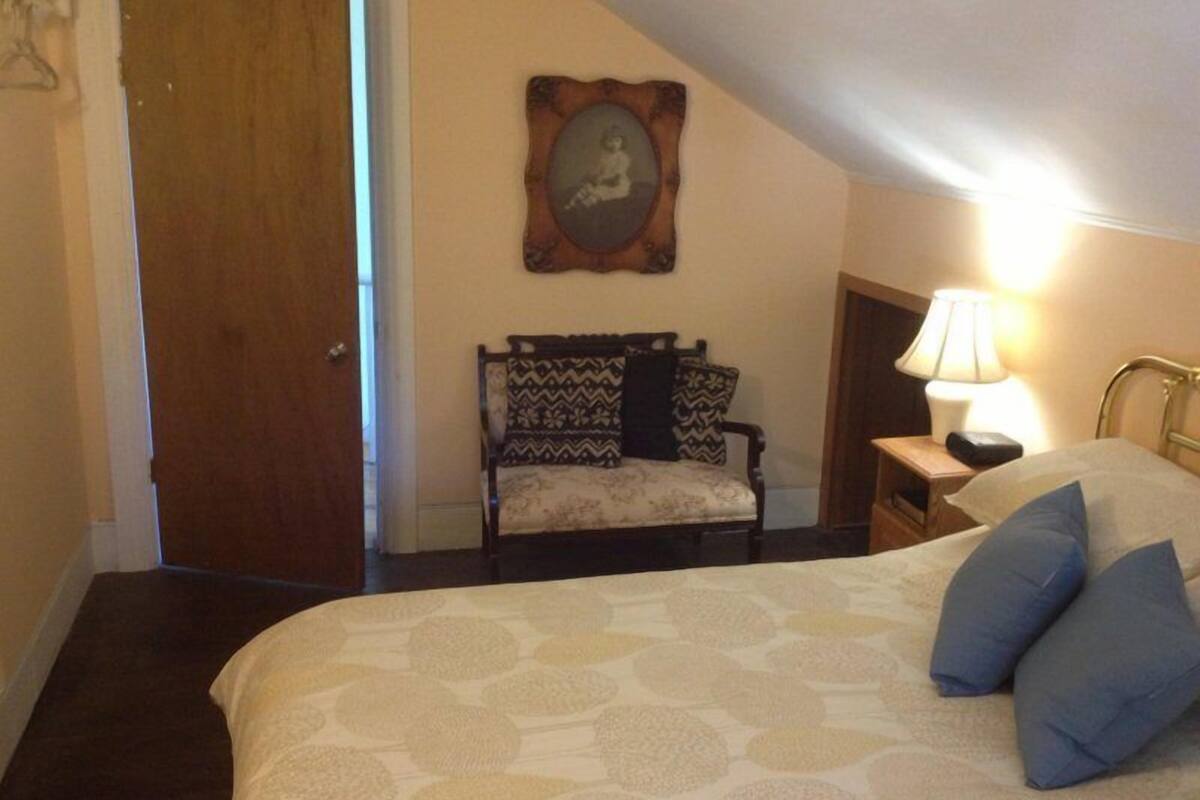 Room, 1 Double Bed, Shared Bathroom