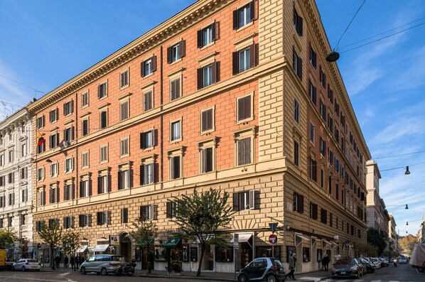 واجهة المنشأة