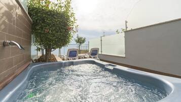 Habitación junior con 2 camas individuales | Terraza o patio