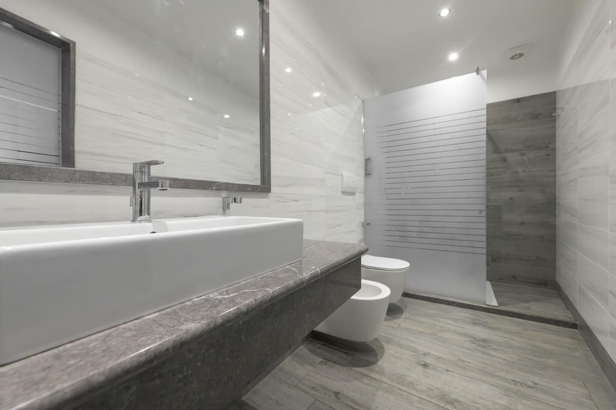 junior twin room | bathroom | shower, hair dryer, dressing gowns, bidet