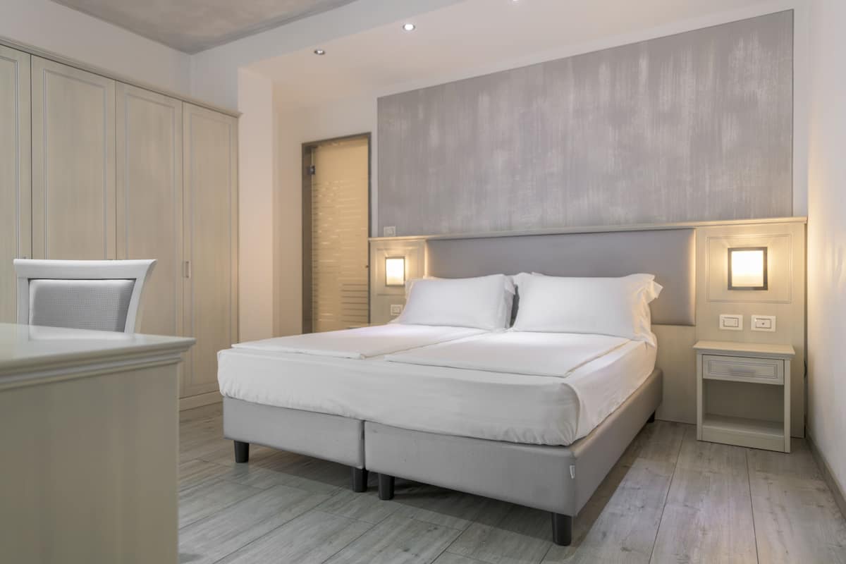 down duvets, minibar, in-room safe, desk