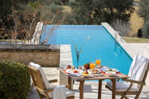 Daily buffet breakfast (EUR 18 per person)