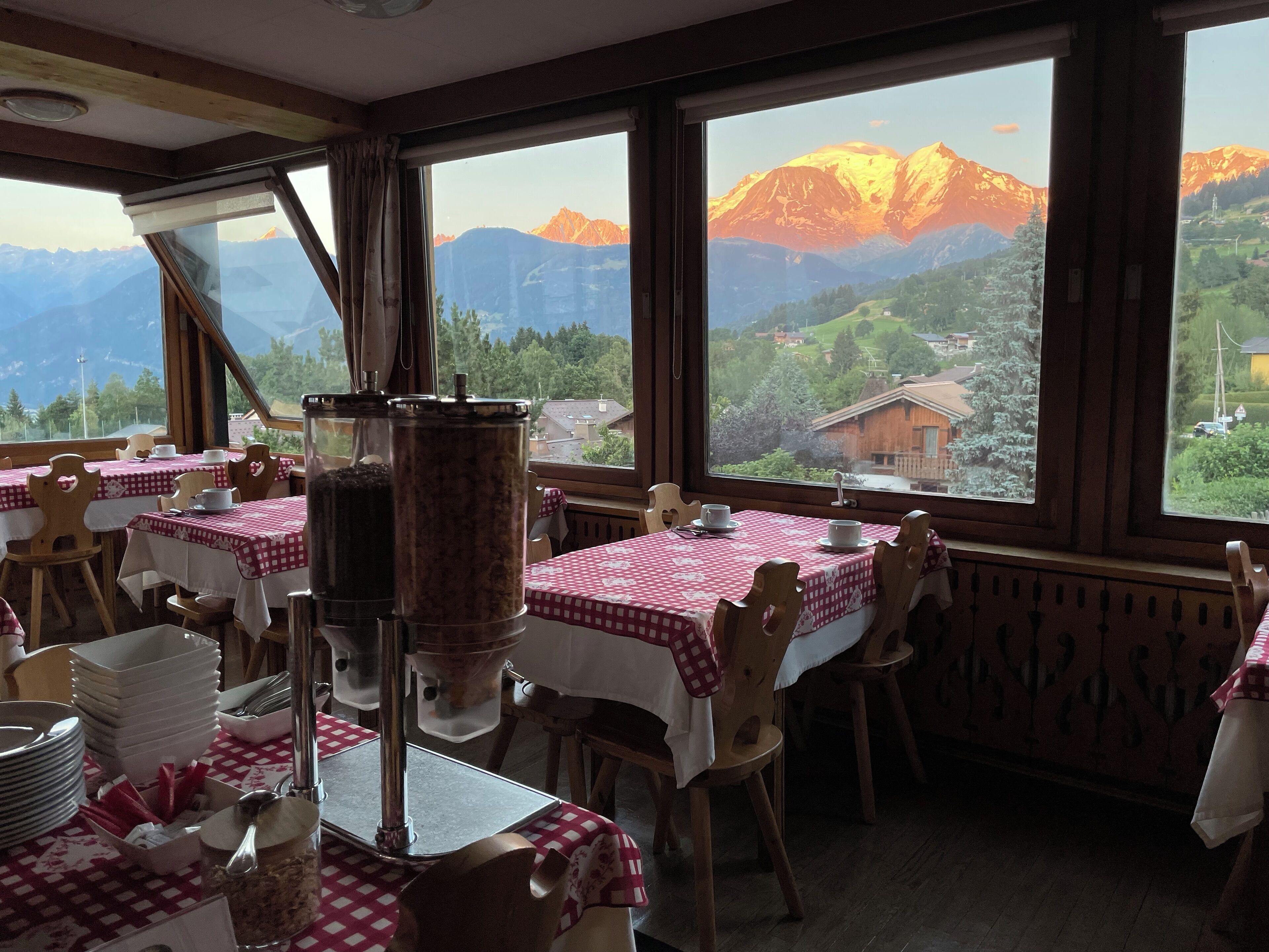 daily buffet breakfast (eur 12.50 per person)