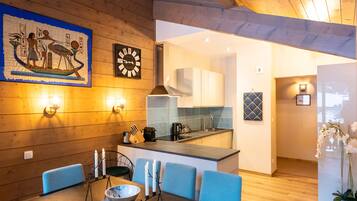 منطقة تناول الطعام للأسر