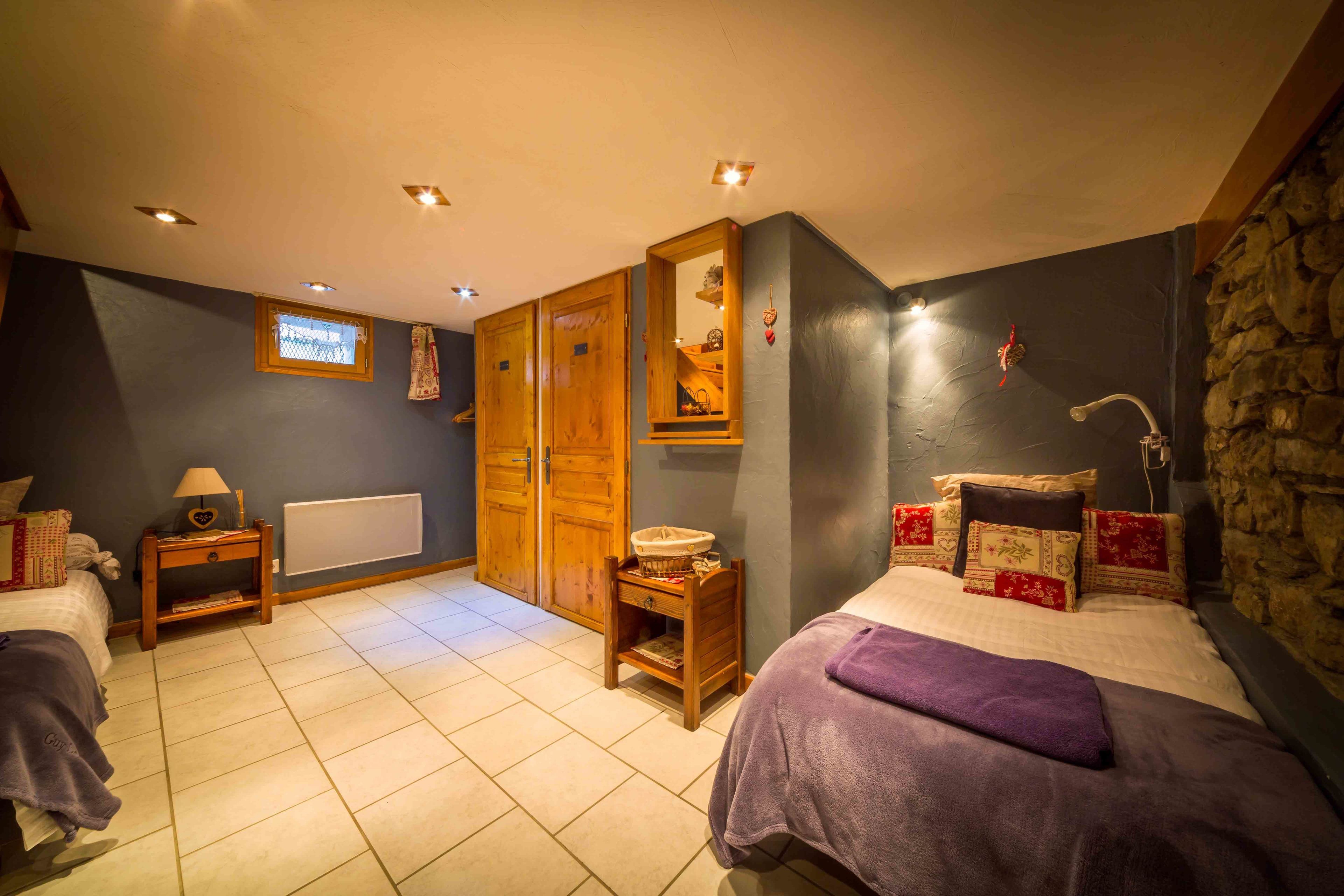 chalet ancêtre (3 bedrooms) | premium bedding, in-room safe, individually decorated