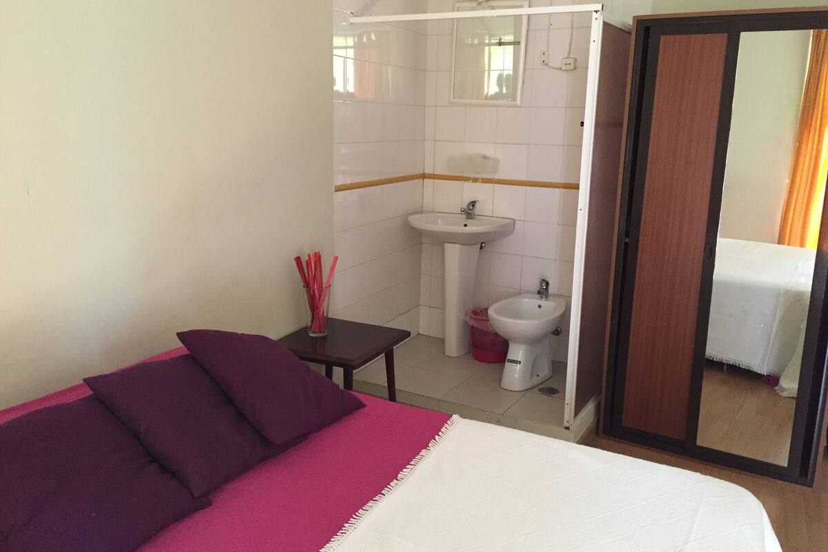 Double Room, Shared Bathroom (Bidet, Sink & Shower in Room)