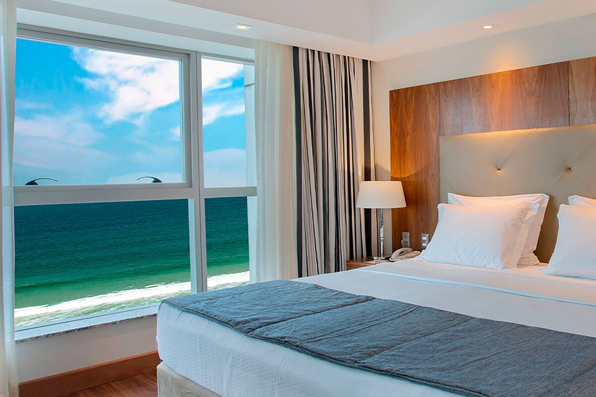 luxo com cama casal | 1 bedroom, minibar, in-room safe, desk