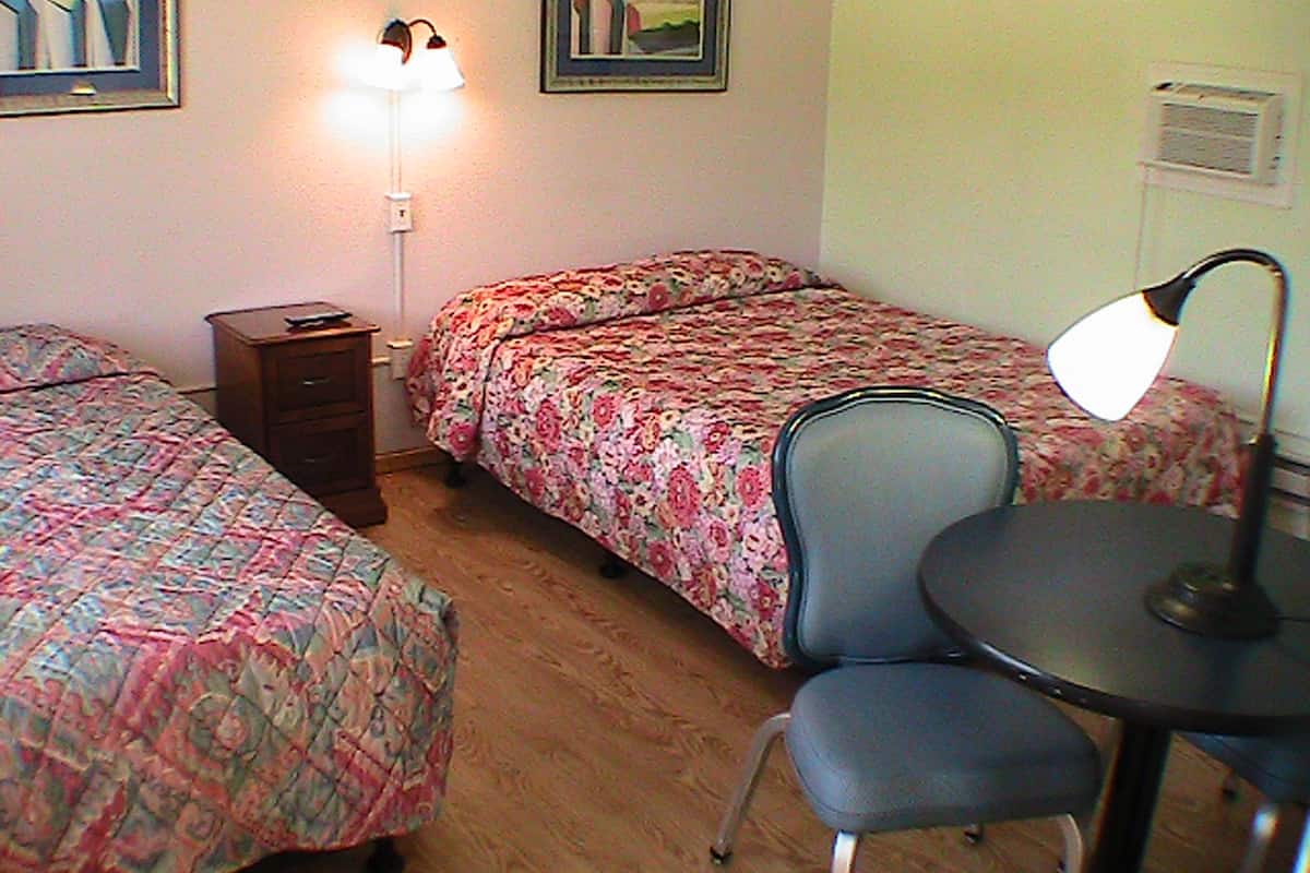 Signature Triple | Premium bedding, memory foam beds, free WiFi, bed sheets
