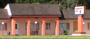 Front of property - At Home Express Tangerine Inn (DeLand)