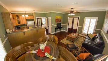 Premium Cottage, 1 King Bed with Sofa bed, Kitchen (Sandy) | In-room dining