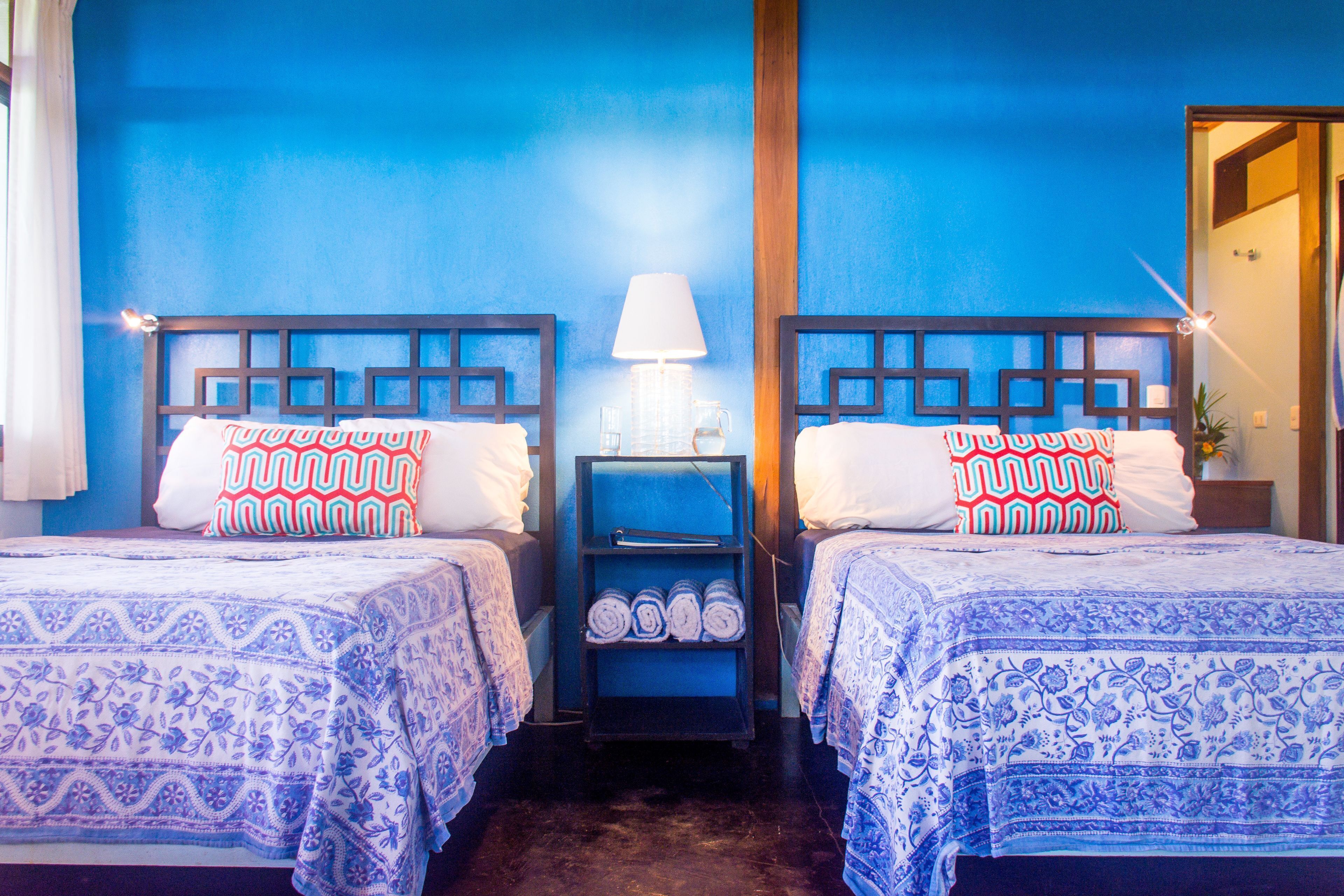 In-room safe, bed sheets