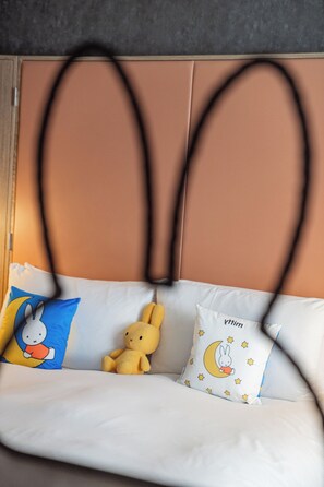 Suite, 1 King Bed (The Miffy Suite) | Premium bedding, in-room safe, desk, laptop workspace - Hilton London Bankside (London)
