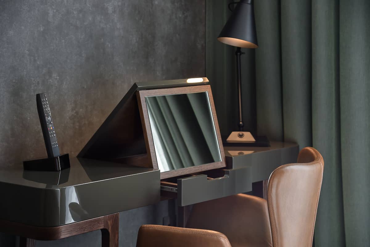 Literie de qualité, coffre-fort pour ordinateur portable, bureau