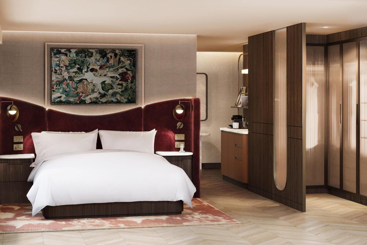 Suite, 1 King Bed, Balcony