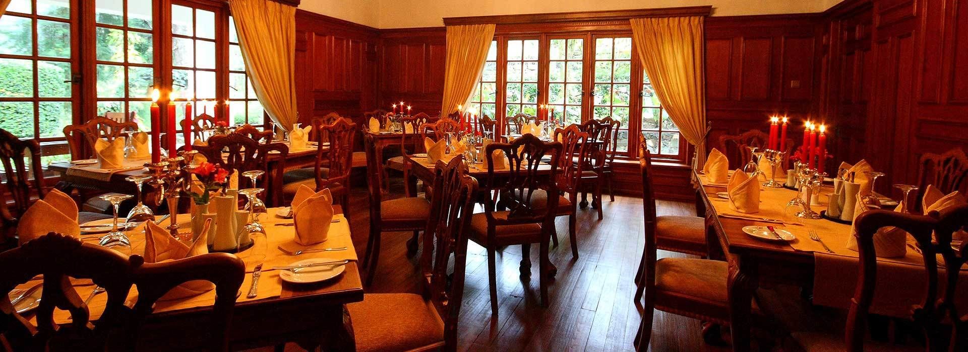 breakfast, lunch, dinner served; international cuisine