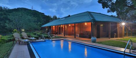 Outdoor pool, sun loungers