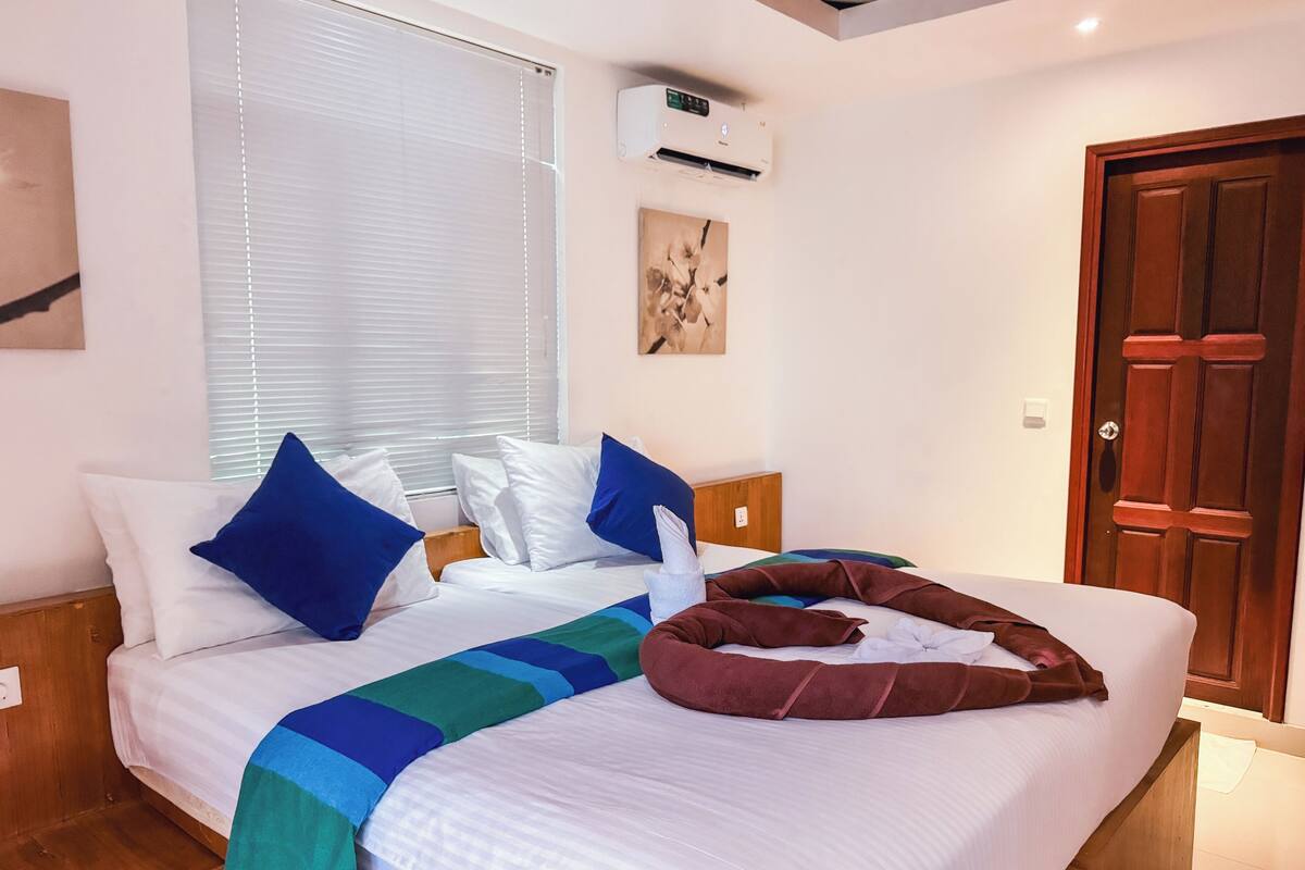 Superior Double Room, City View | Premium bedding, minibar, in-room safe, desk
