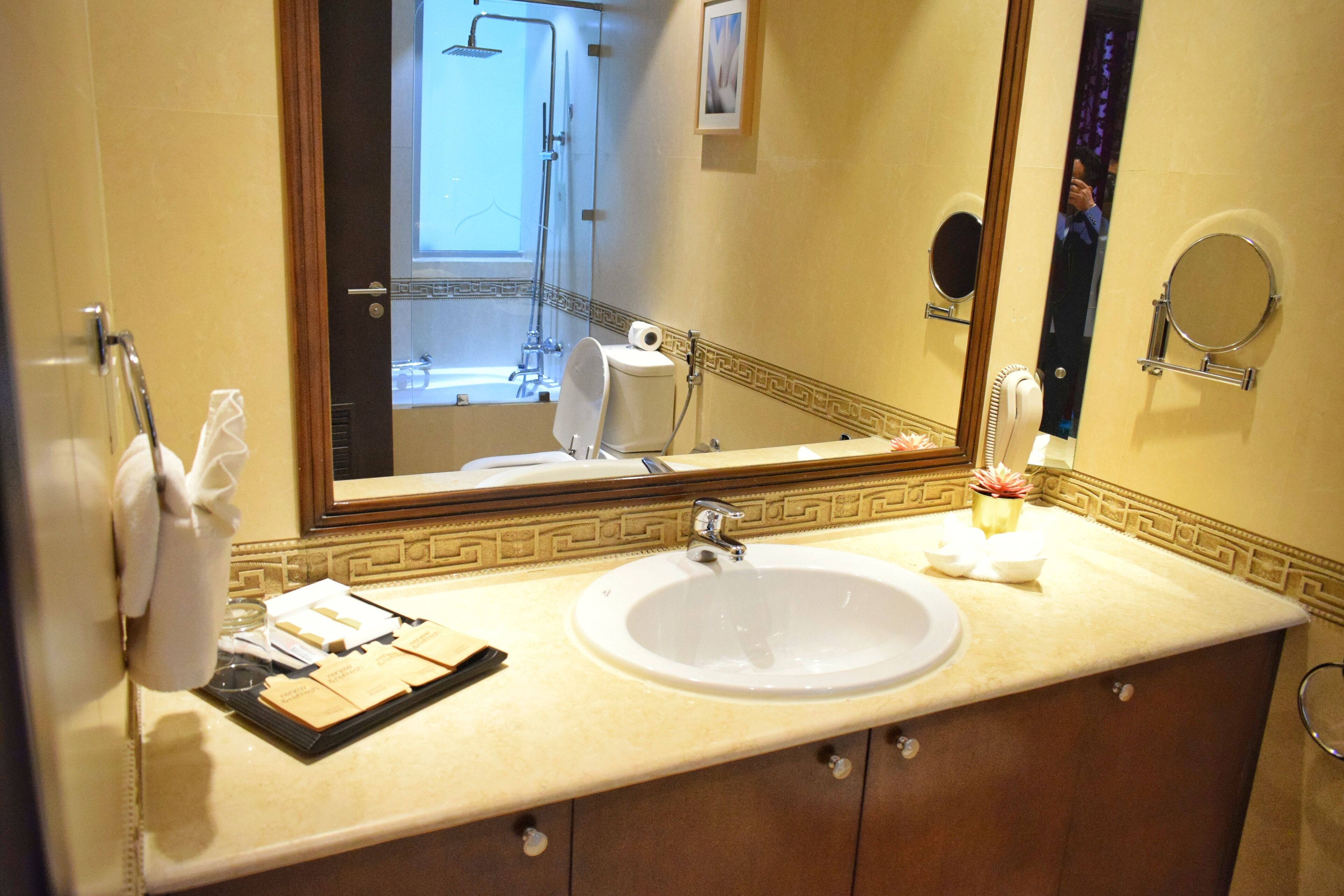 Photo - Saraya Corniche Hotel