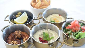 Daily continental breakfast (QAR 50 per person)