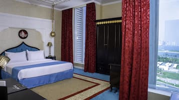 Panorama suite (Corniche view ) | 1 slaapkamer, luxe beddengoed, pillowtop-bedden, een minibar