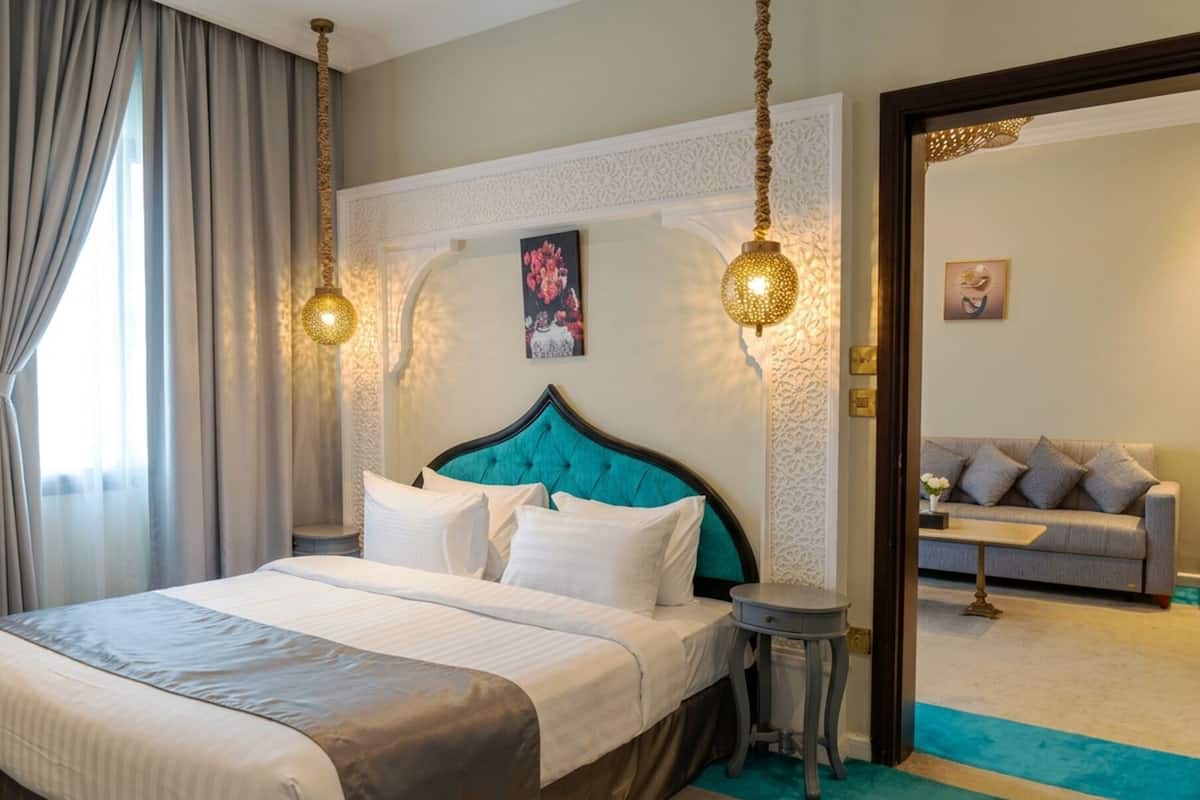 Ropa de cama de alta calidad, colchones con pillow-top y minibar