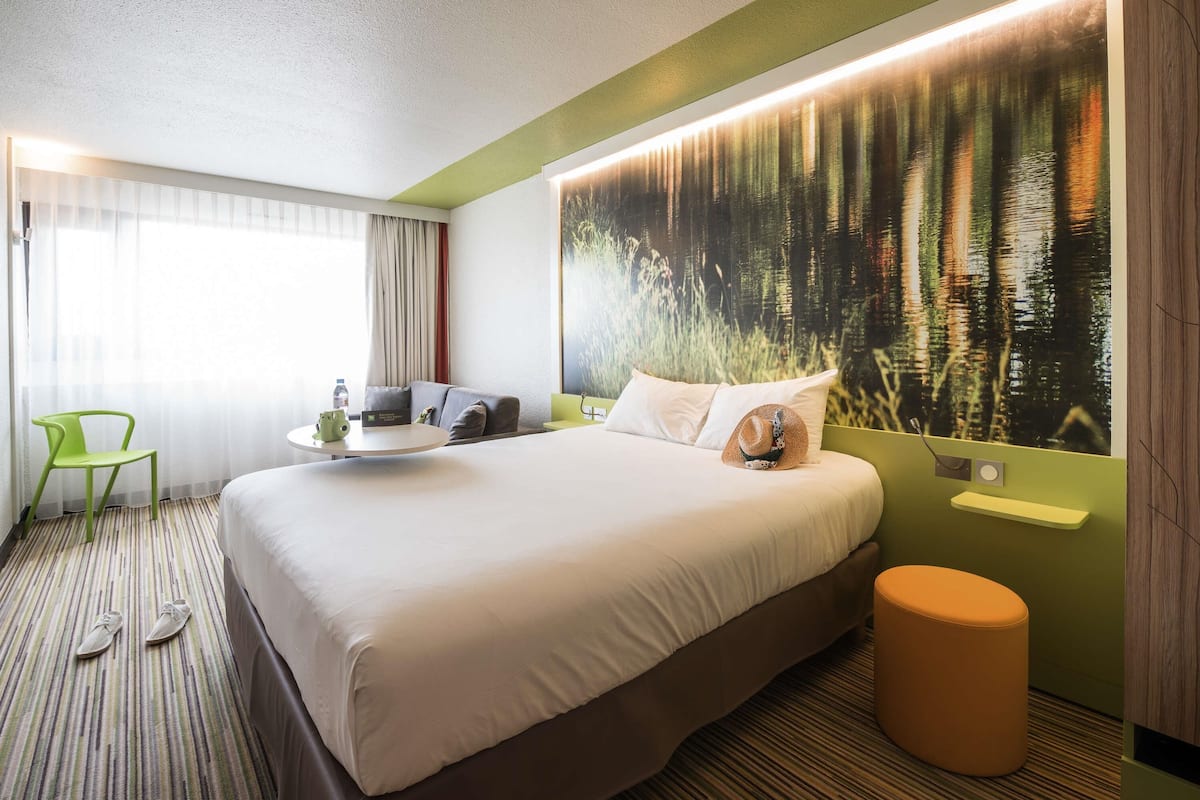 desk, soundproofing, iron/ironing board, free cots/infant beds