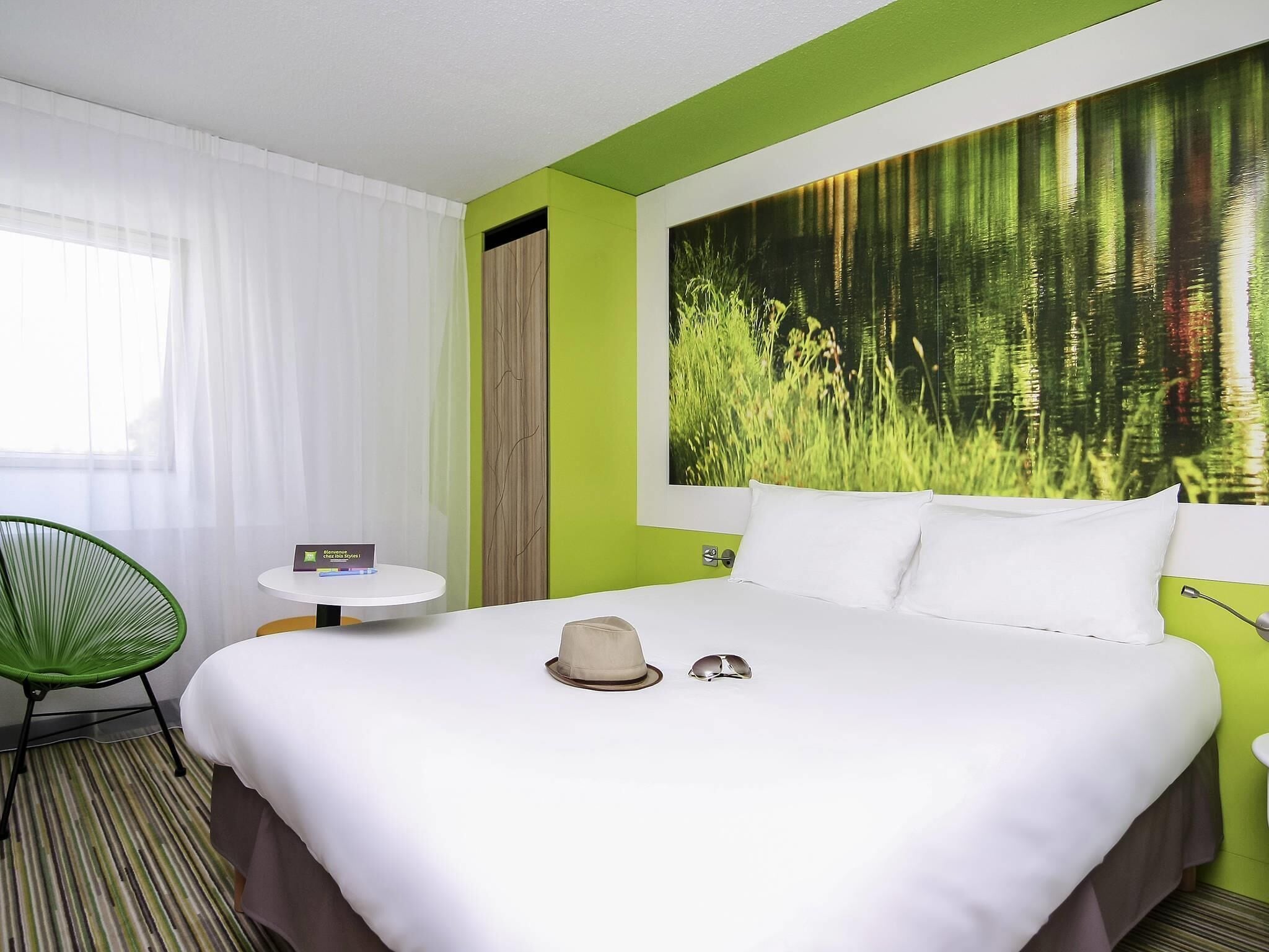 Kamar Standar, 1 Tempat Tidur Double | Meja kerja, kedap suara, dan setrika/meja setrika