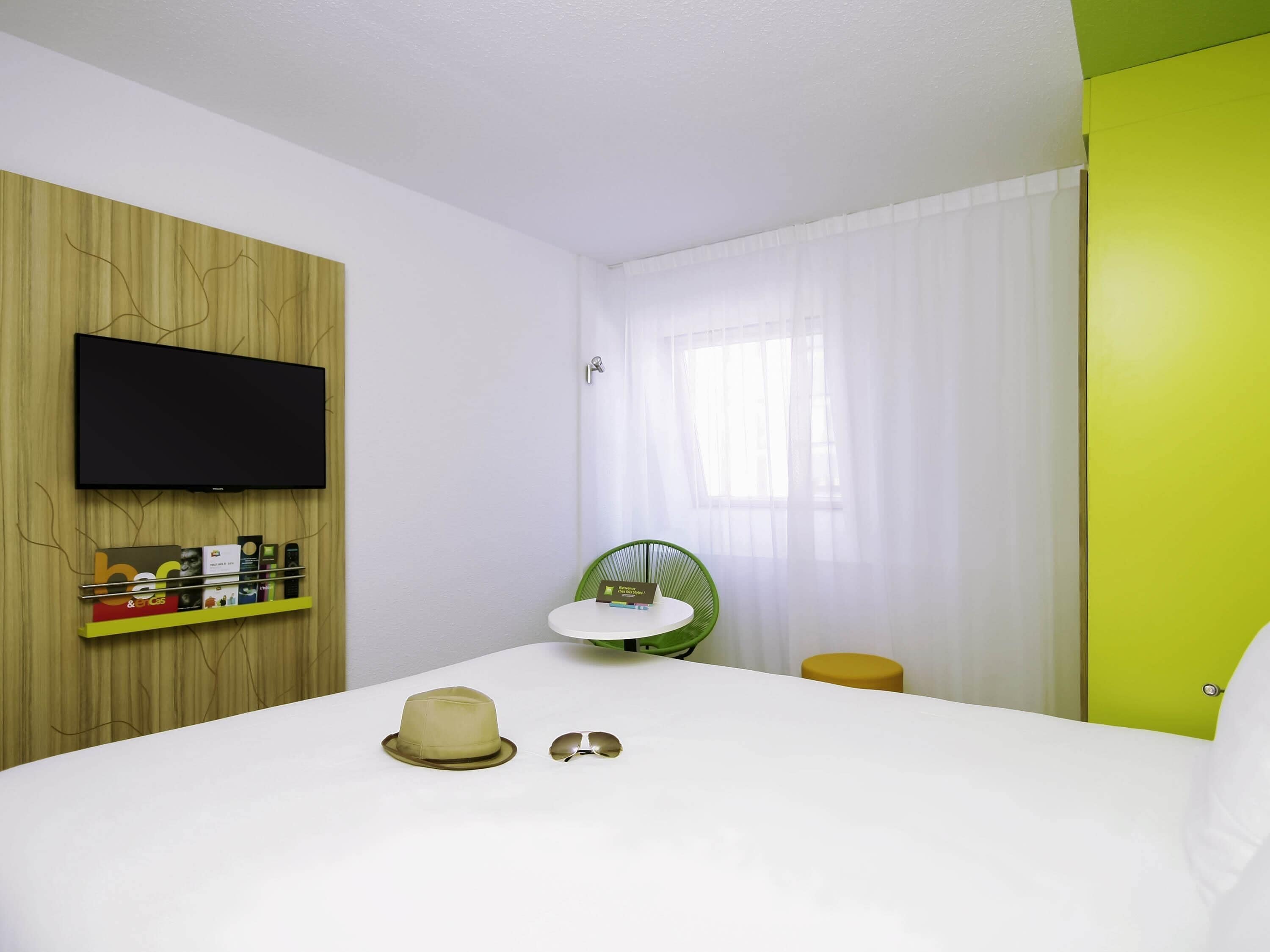 Suite Standar, 2 Tempat Tidur Double, kamar terhubung | Meja kerja, kedap suara, dan setrika/meja setrika