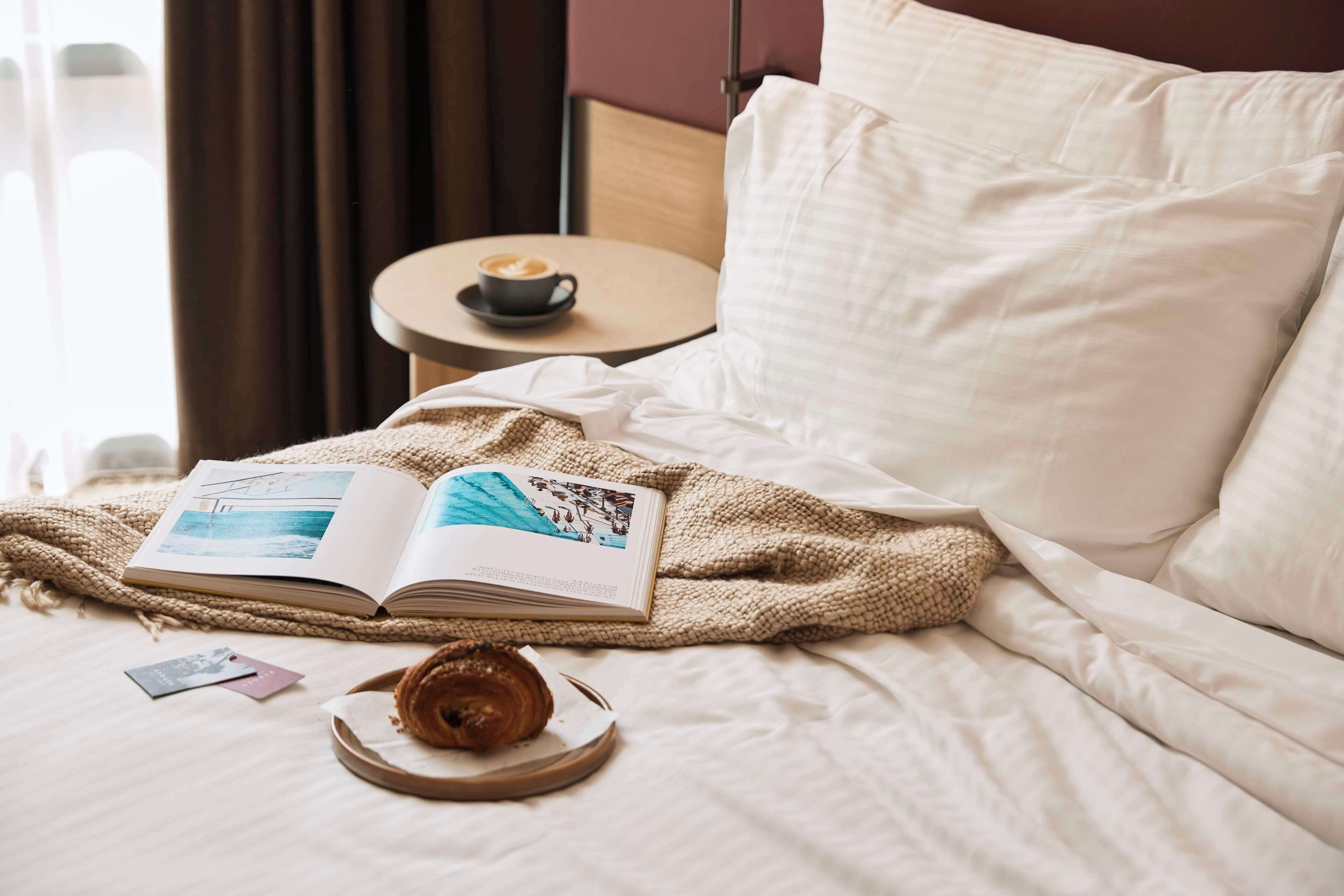 premium room, 1 queen bed | premium bedding, minibar, in-room safe, desk