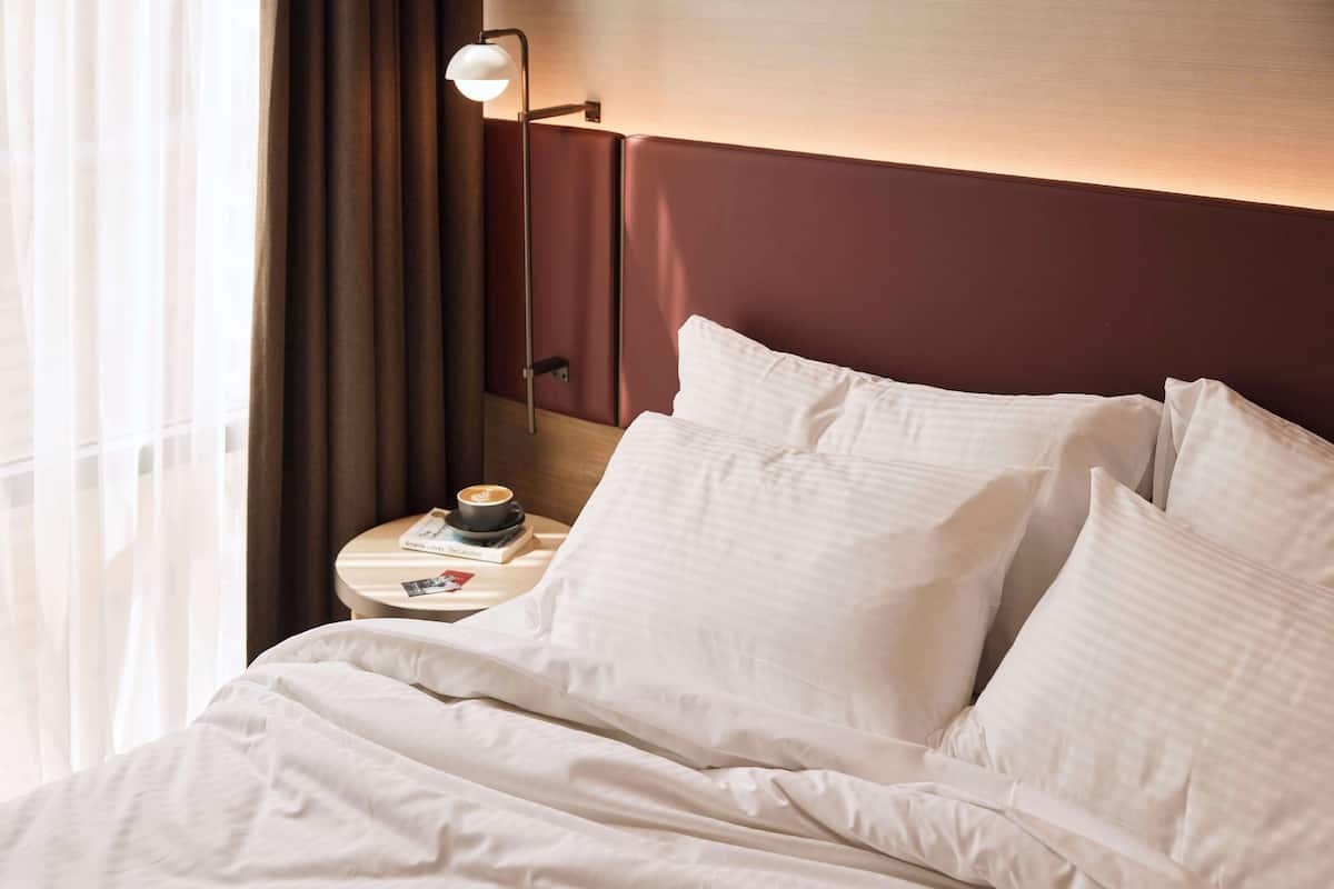 Premium bedding, minibar, in-room safe, desk