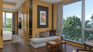 Suite (Olympian) | Area keluarga | Televisi LED 55-inci dengan saluran TV kabel